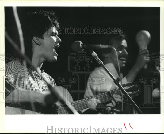 1990 Press Photo Rodriguez & Lugue entertain at Fiesta in the Park. - nob11419 - Historic Images