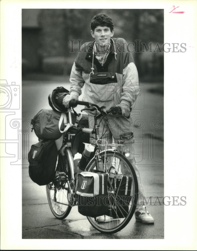 1992 Press Photo New Orleans-Bruno Foulon riding his bike across United States-Historic Images