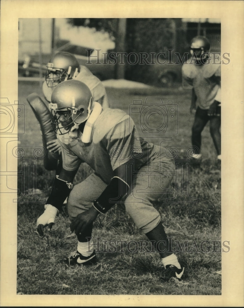 1990 Press Photo Wallace Foster at Warren Easton&#39;s football practice - nob11545 - Historic Images