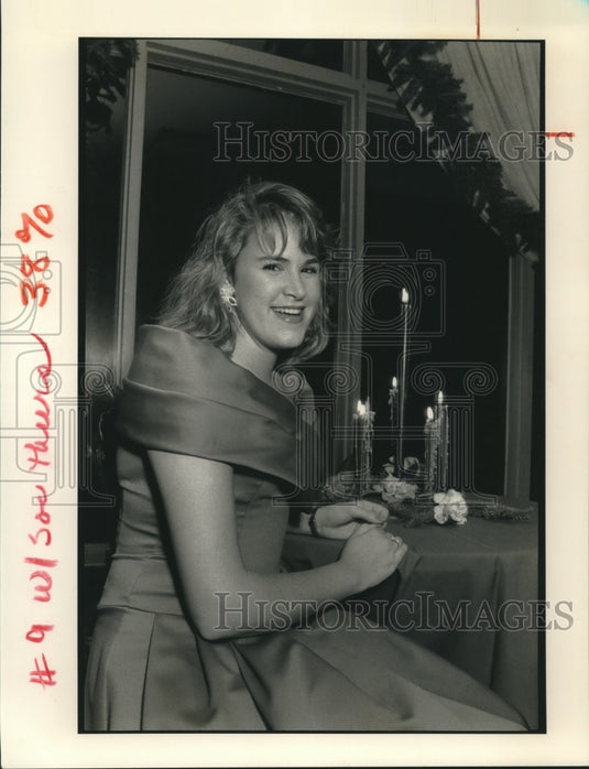 1990 Press Photo Elizabeth Fox, Flower Frazer debutante - Historic Images