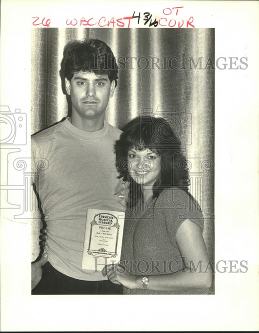 1985 Press Photo Jon Francis & Sherrie Anderson, with playbill, star in Grease - Historic Images