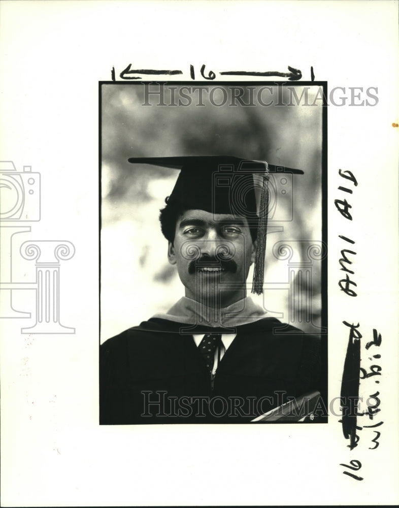 1985 Press Photo John Joseph Francis, top MBA graduate of Tulane. - nob11648 - Historic Images