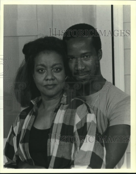 1989 Press Photo Gwen Foxworth and star of "The Purple Dust of Twilight Time." - Historic Images
