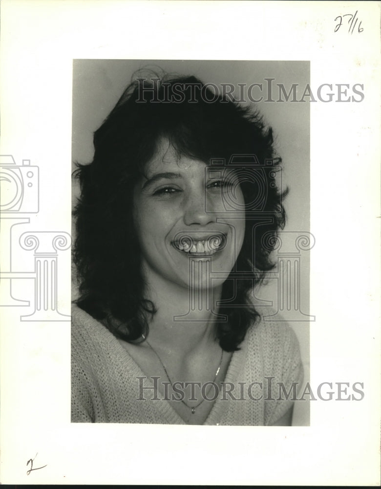 1987 Press Photo Patty Fontana showing off her new teeth and smile. - nob11780 - Historic Images