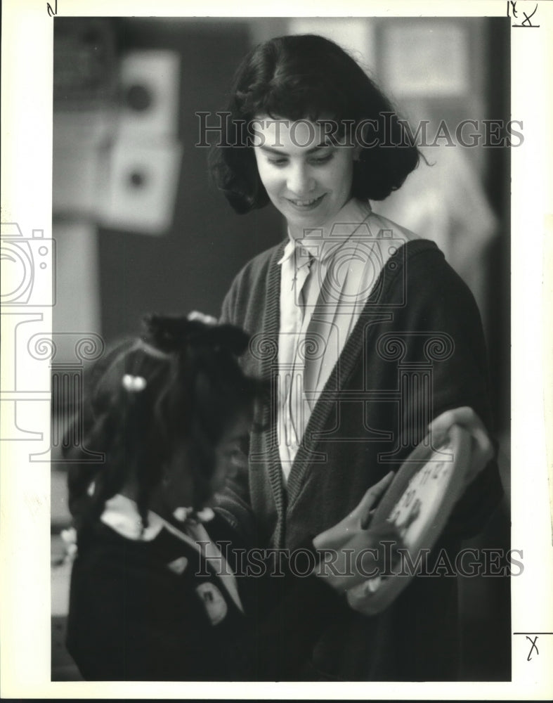 1992 Press Photo Eileen Dunican, a Jesuit Volunteer Corps from New York - Historic Images