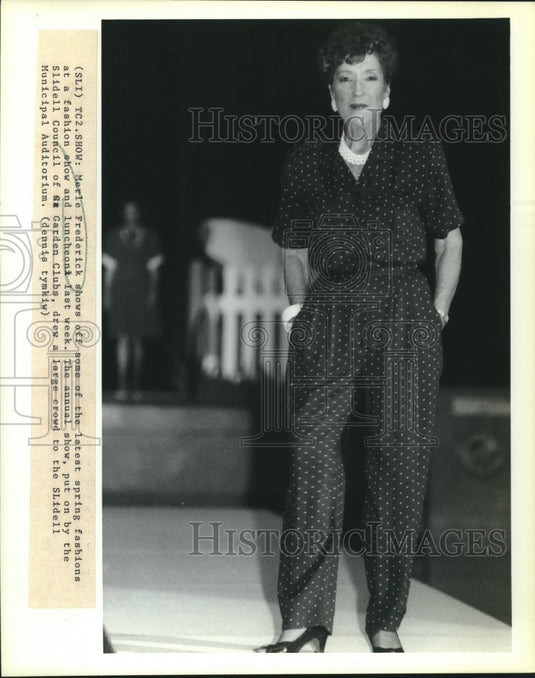1991 Press Photo Merle Frederick shows off latest spring fashion in Slidell - Historic Images