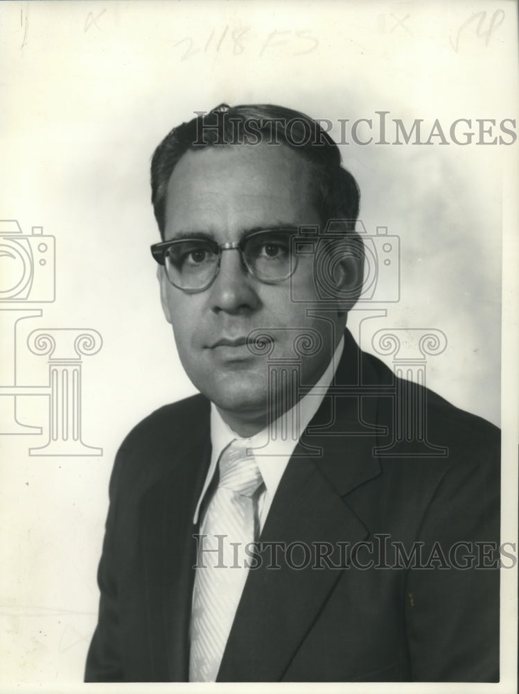 1975 Press Photo Jerrell J. Freeman, president Louisiana Engineering Society. - Historic Images