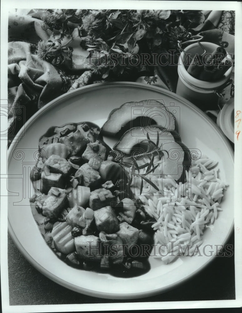 1988 Press Photo Stew served with rice - Historic Images