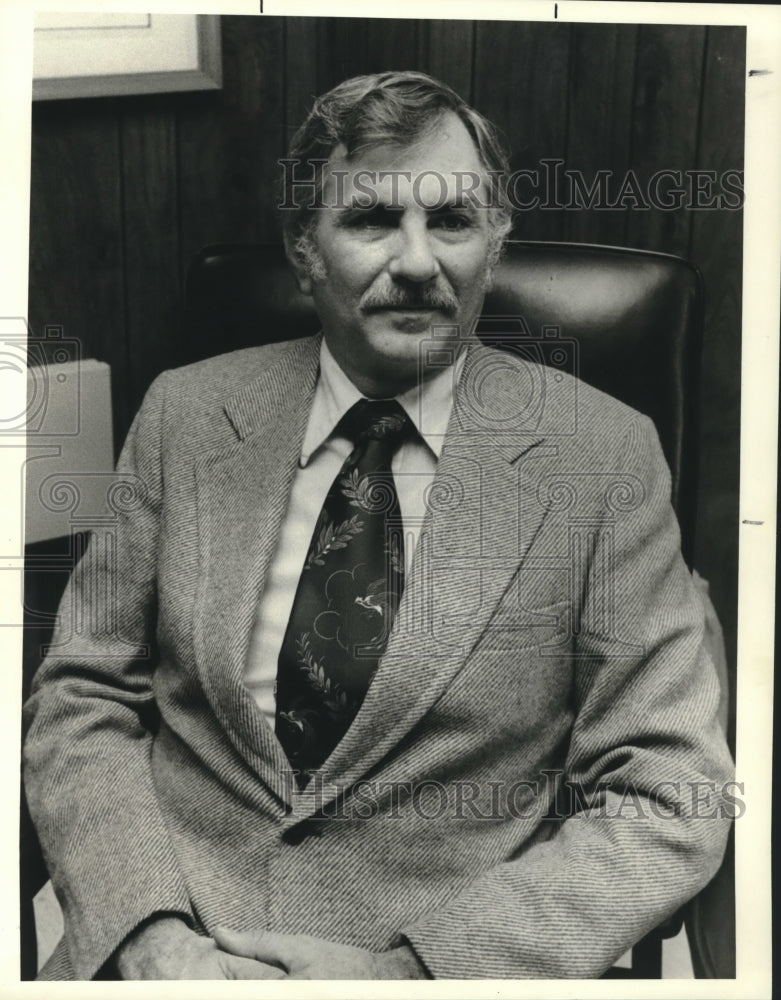 1993 Press Photo Cary Frazell, new director of SPCA - Historic Images