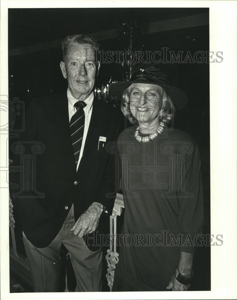 1987 Press Photo John and Hattie Fraser of Freedom Foundation - nob12067 - Historic Images