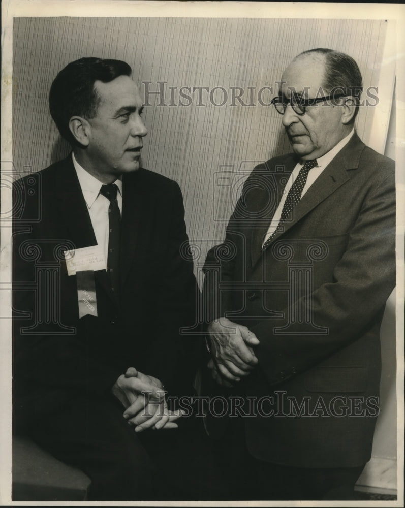 1960 Press Photo Thomas Fratar &amp; other at American Society of Civil Engineers. - Historic Images