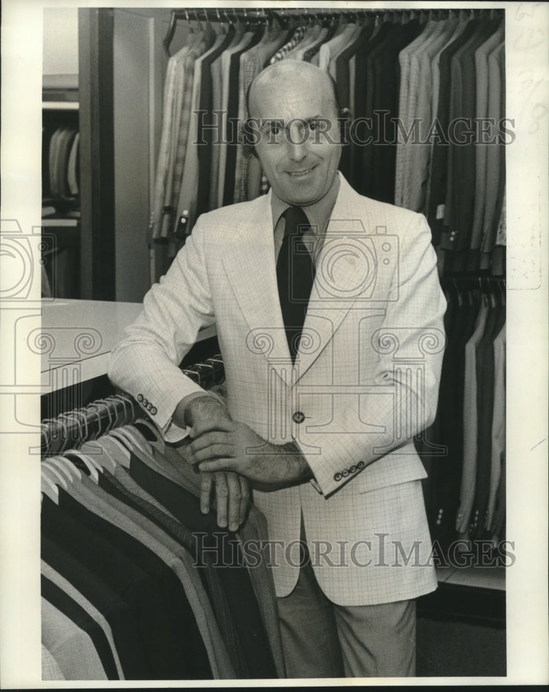1977 Press Photo International Designer Luciano Franzoni - nob12093 - Historic Images