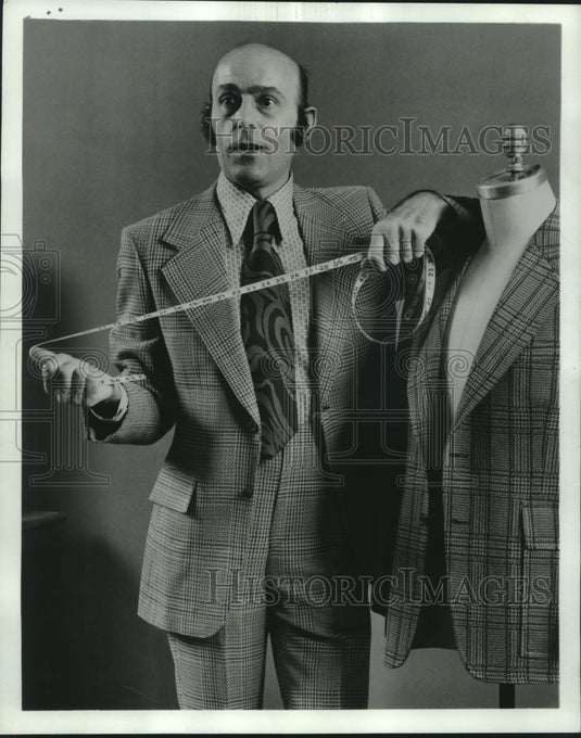 1972 Press Photo Luciano Franzoni, designer for Hart Schaffner and Marx - Historic Images