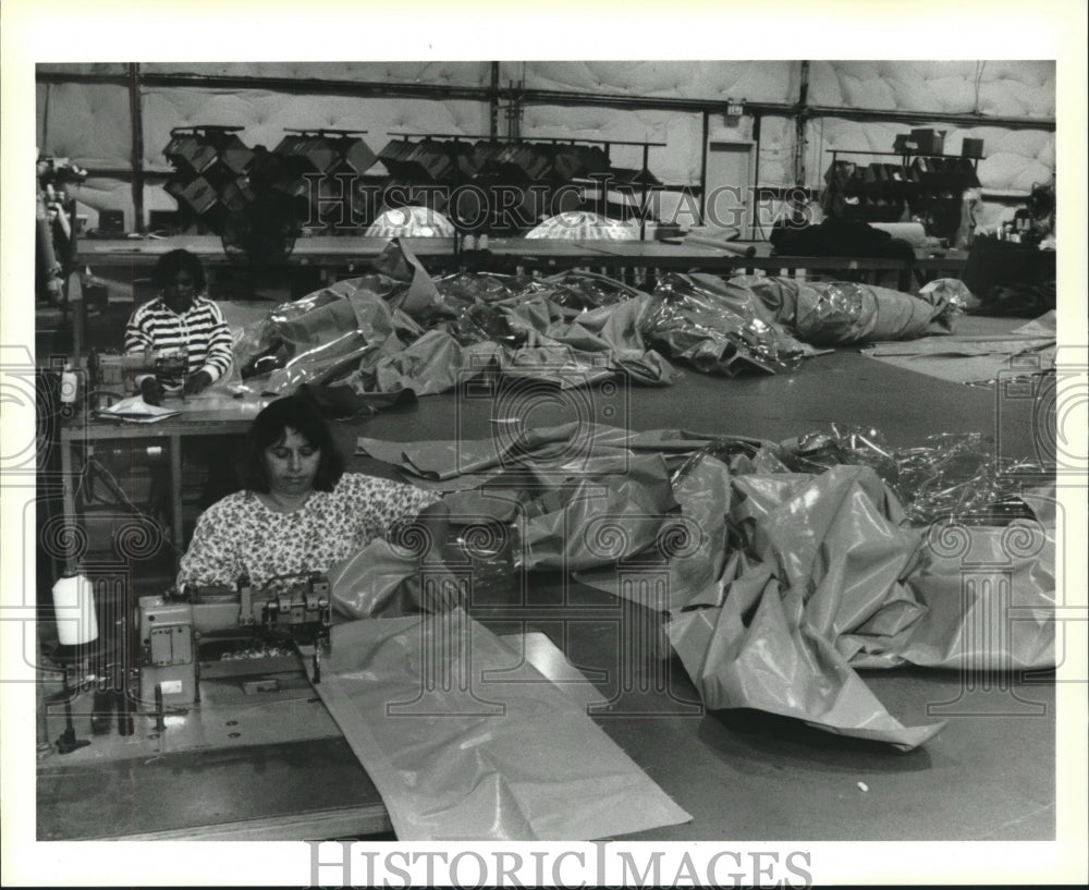 1994 Press Photo Foster Awning Company employees sew awnings in the plant - Historic Images