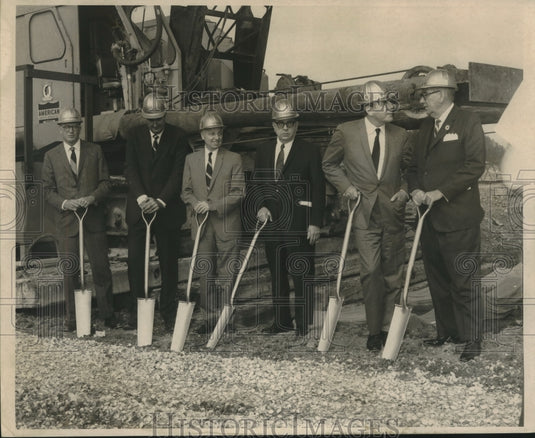 1969 Press Photo Groundbreaking ceremony of the France Road terminal. - Historic Images