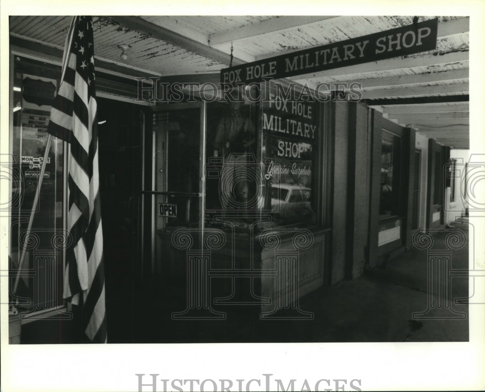 1992 Press Photo The Exterior of the Fox Hole Military Shop in Covington. - Historic Images