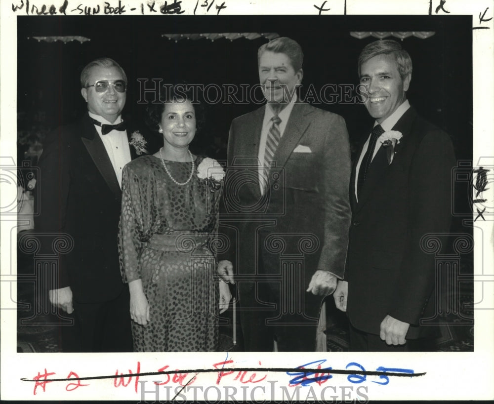 1988 Press Photo Ron &amp; Lynne Fowler with others at event. - nob12320 - Historic Images