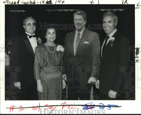 1988 Press Photo Ron & Lynne Fowler with others at event. - nob12320 - Historic Images