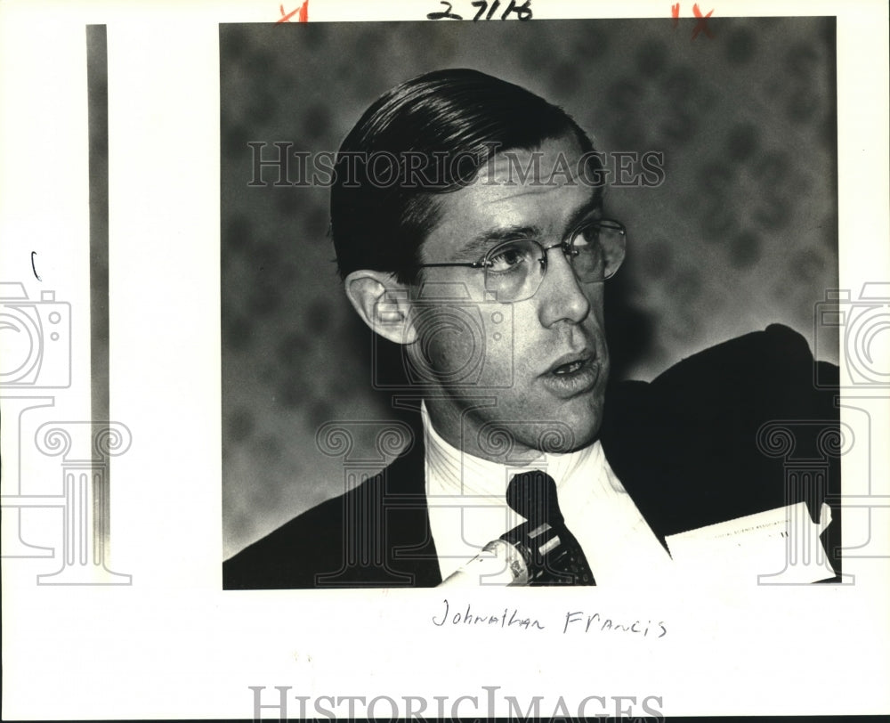 1987 Press Photo Johnathan Francis at a speaking engagement - Historic Images