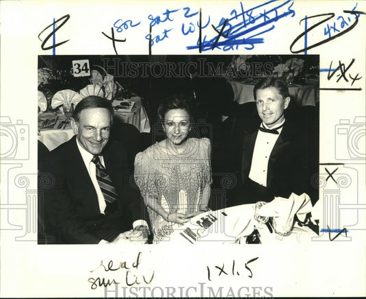 1989 Press Photo Bennett Johnston, Donna Fraiche & Dan Larson at Sugar Plum Ball - Historic Images