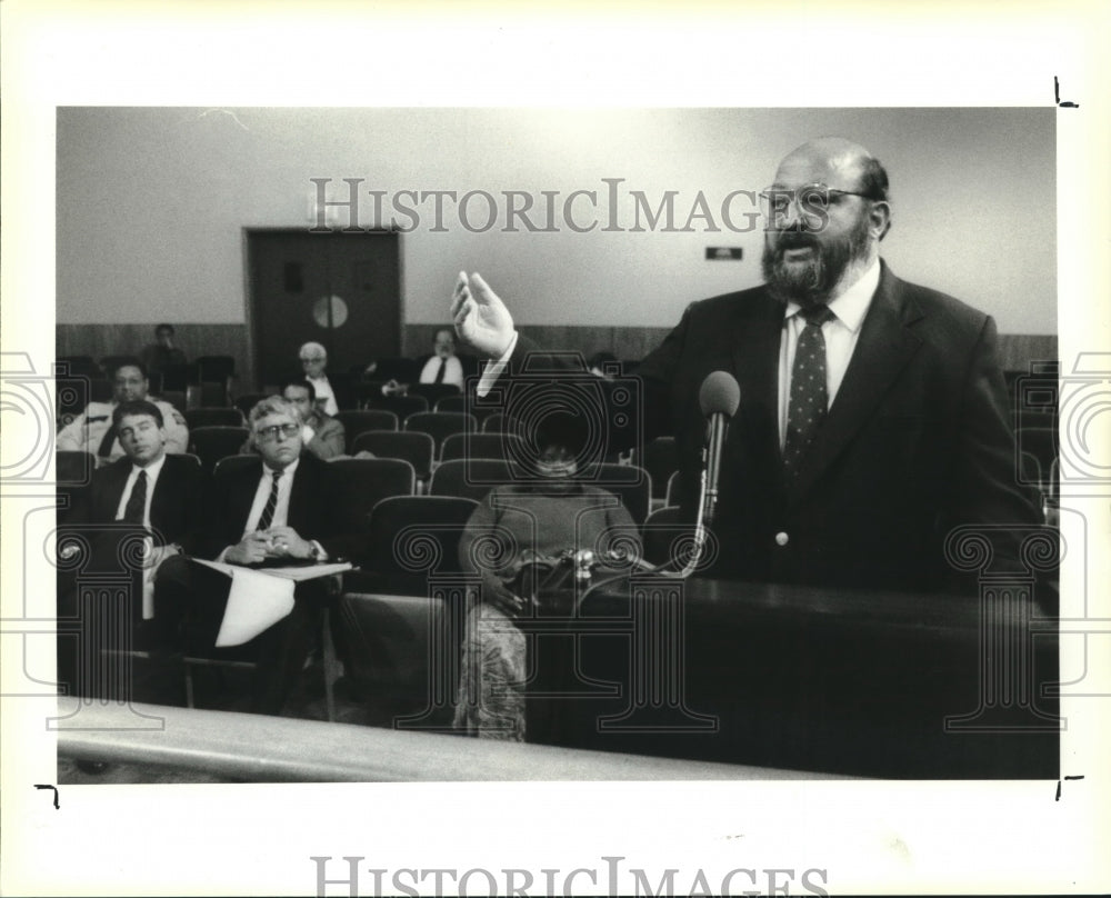 1993 Press Photo Gerald Martinez addresses New Orleans Human Rights Commission - Historic Images