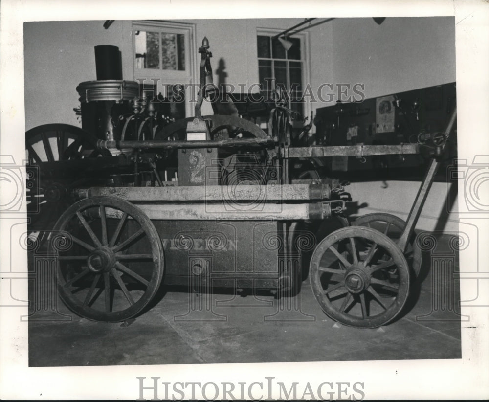 1963 Press Photo Volunteer fire companies in New Orleans used pumper,dated 1838 - Historic Images