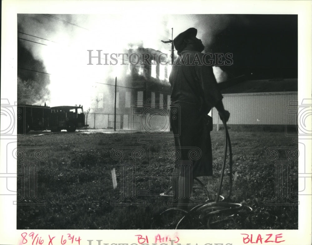 1992 Press Photo Firemen battle a major blaze at St. Ferdinand and Royal St. - Historic Images