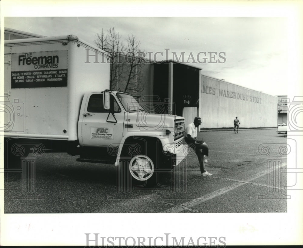 1991 Press Photo Freeman Decoration Truck driver Clarence George - Historic Images