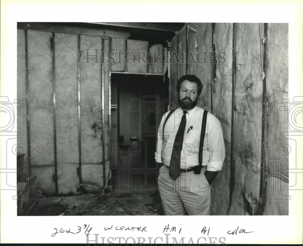 1993 Press Photo Steve Freeman, Out Reach Coordinator at burnt Pavilion - Historic Images