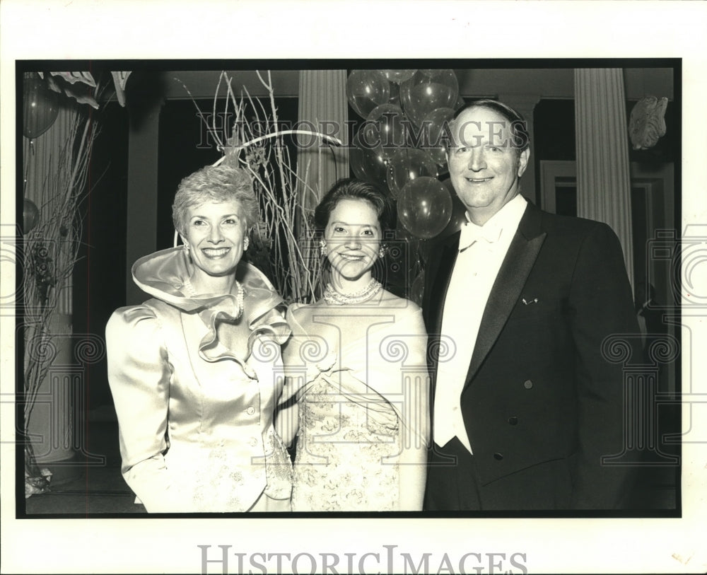 1989 Press Photo Debut of Virginia Freeman - Judy, Virginia and Louis Freeman - Historic Images