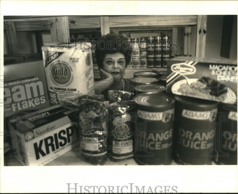 1988 Press Photo Josie Silvey at Kenner Food Bank, Kenner, Jefferson Highway - Historic Images