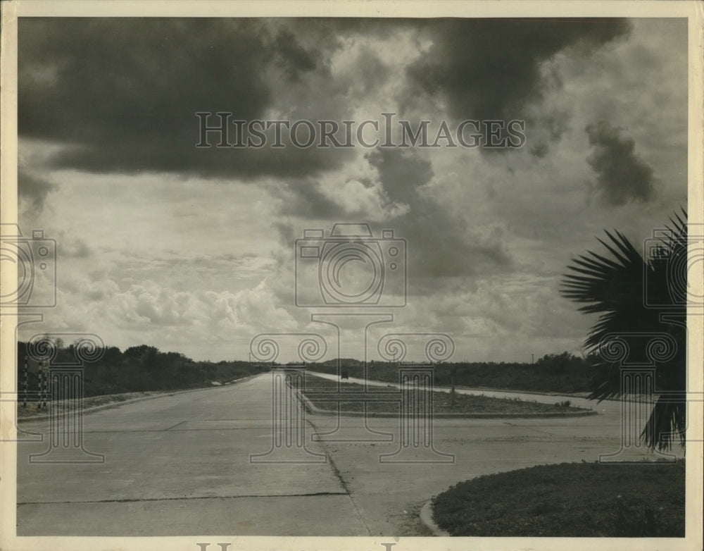 1951 Concrete Pavement on Franklin Avenue, Orleans Parish - Historic Images