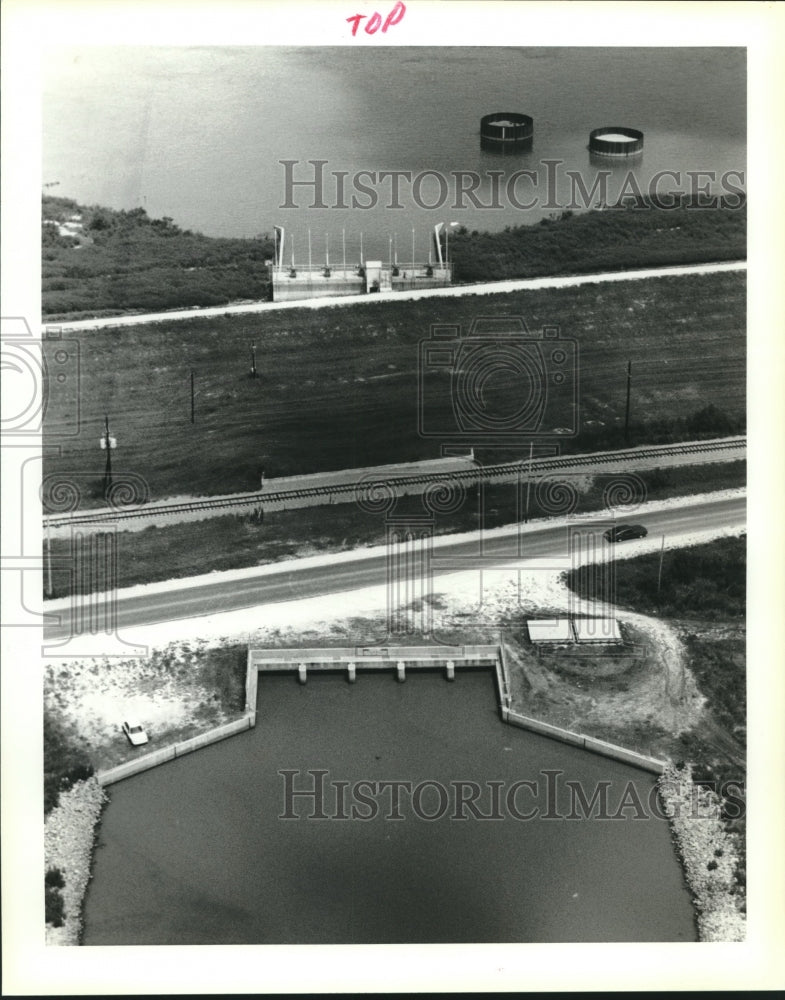 1993 Press Photo Aerial view of Caernarvon freshwater diversion system. - Historic Images