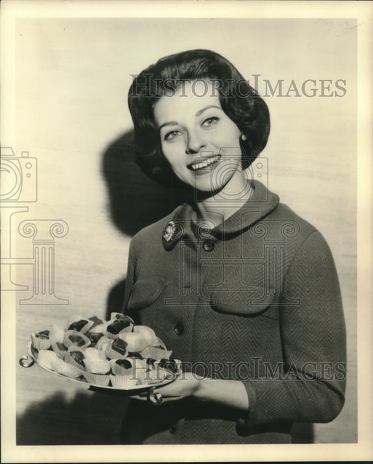 1961 Press Photo Lea Gallic with candies - nob13100 - Historic Images