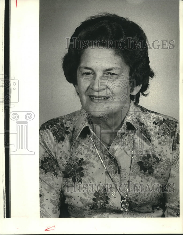 1983 Press Photo Mrs. Eulalie Gallagher receives VIGOR award from New Orleans - Historic Images