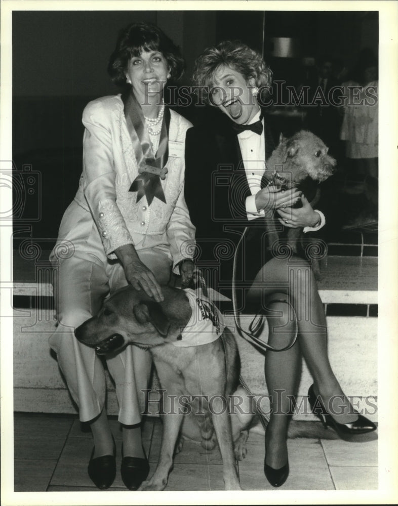 1993 Susie Sullivan with Ben and Terry Fisher with O&#39;Brien at SPCA - Historic Images