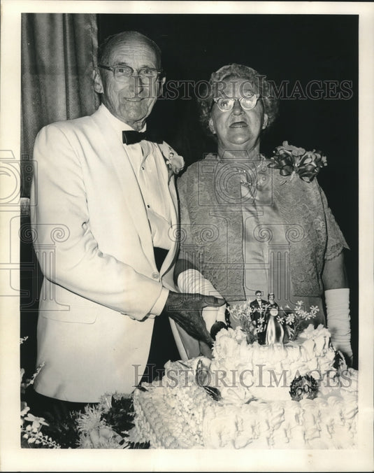 1967 Press Photo Mr. & Mrs. John Foeckler celebrate golden wedding anniversary - Historic Images