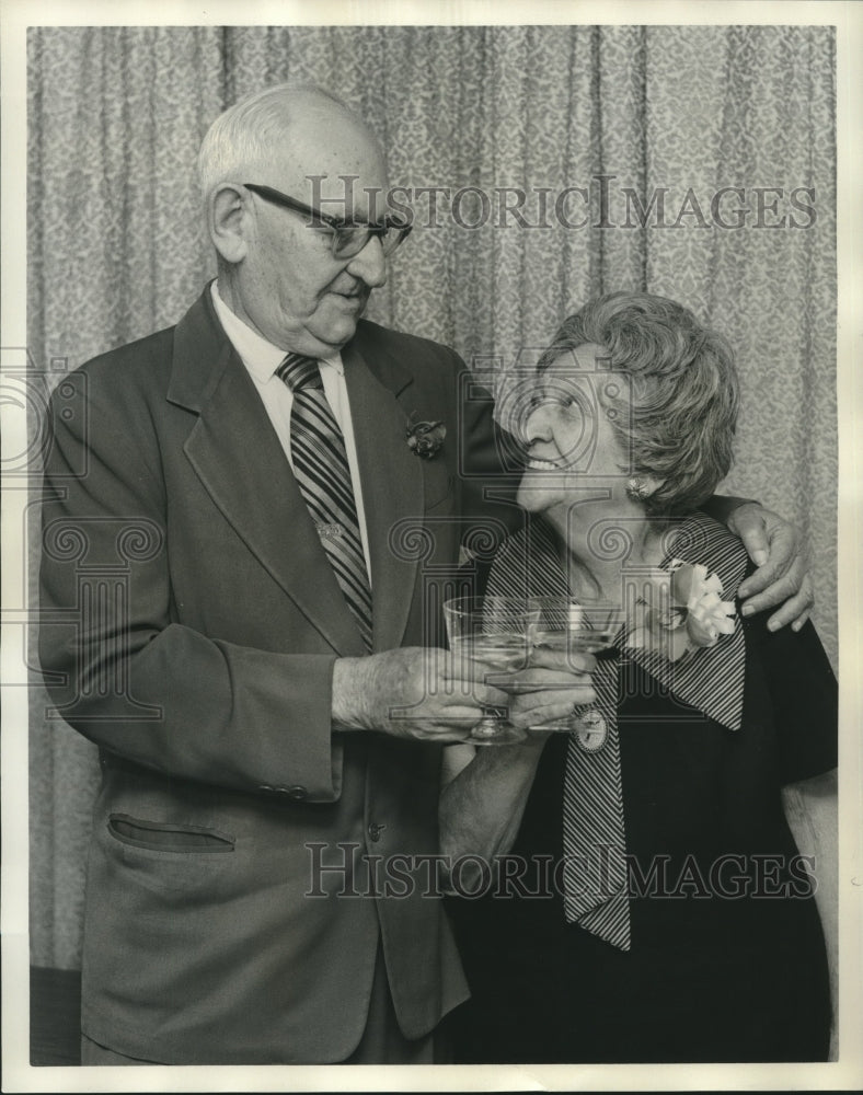 1974 Press Photo Mr. and Mrs. Fred Fisher, Senior, 60th Wedding Anniversary - Historic Images