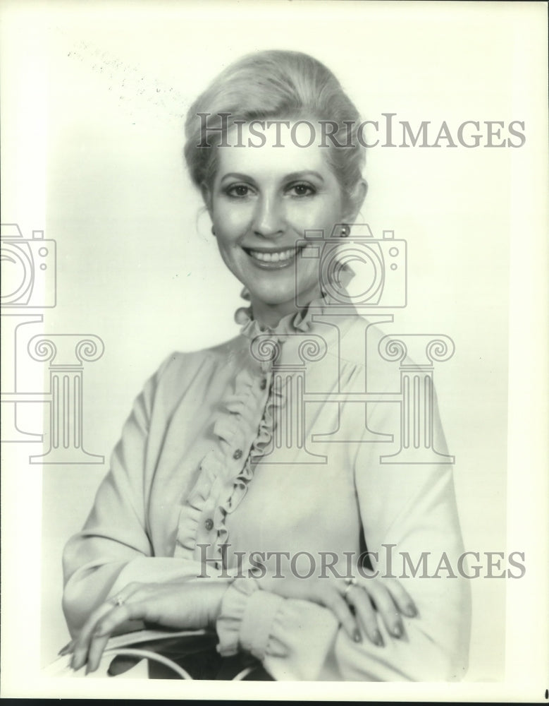 1988 Press Photo Maxim Gershunoff presents soprano, Vicki Fisk. - Historic Images