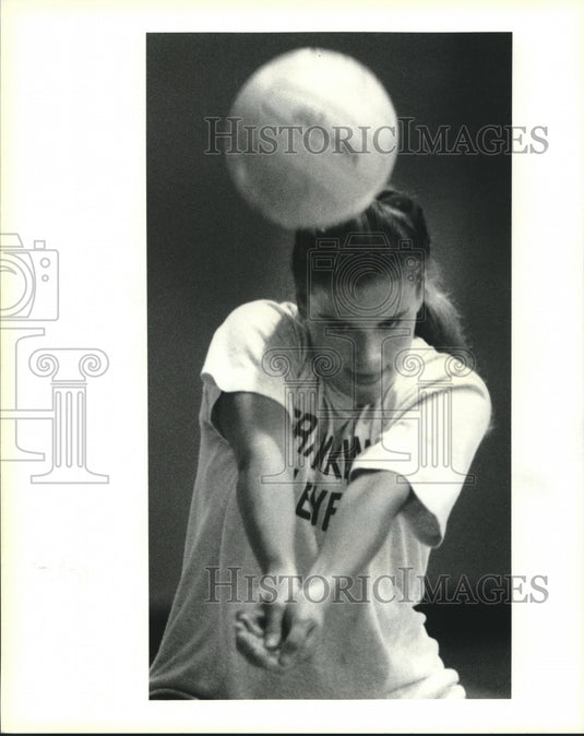 1994 Press Photo Meg Vitter, Ben Franklin volleyball player during practice - Historic Images