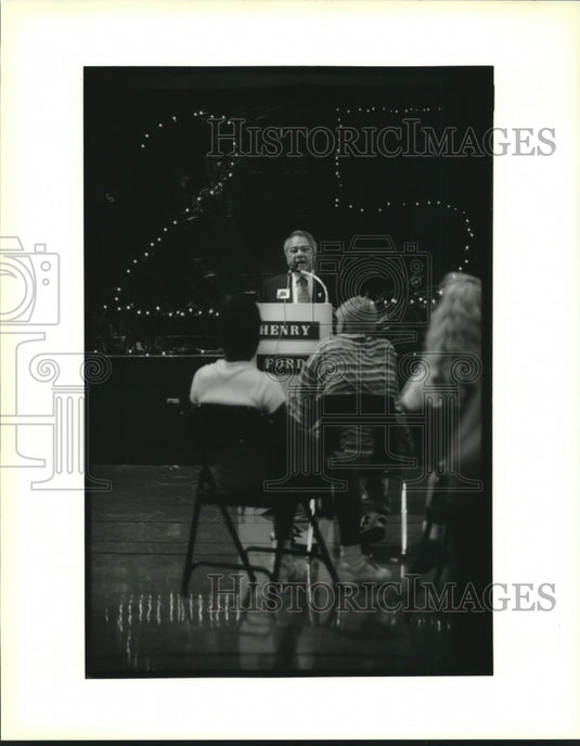 1995 Press Photo Jim Galandez speaks at Henry Ford Junor High School, Avondale - Historic Images