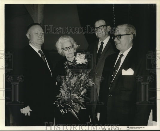 1970 Press Photo Principals from Avondale Shipyards Inc. and Humble Oil Company - Historic Images