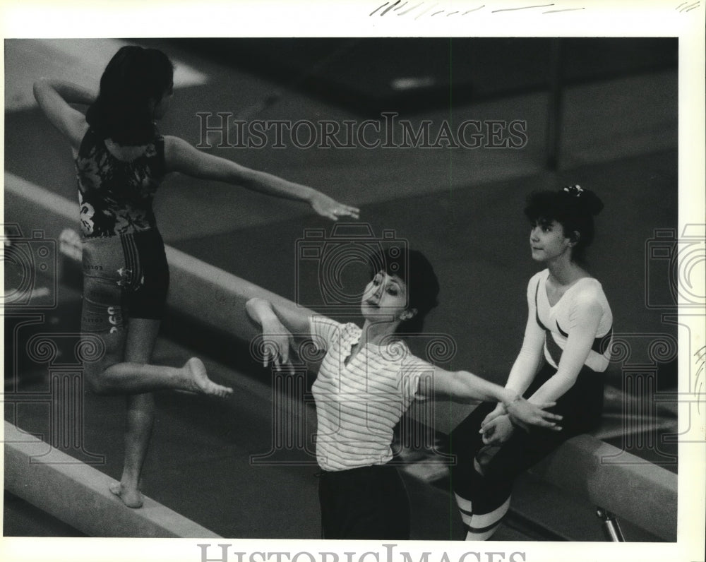 1991 Press Photo Raisa Galiper coaches Kylee Krida on the balance beam - Historic Images