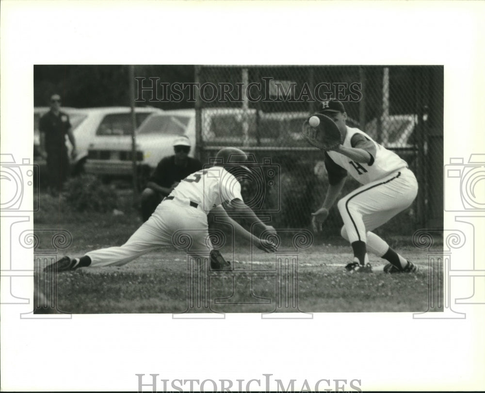 1994 Press Photo Franklin&#39;s Sal Marascaleo out at first - Historic Images