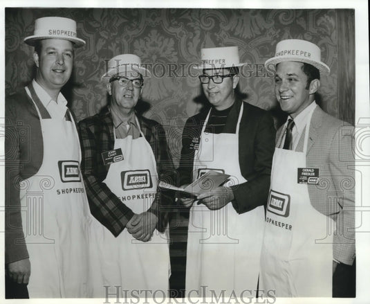 1969 Gerald Friedler & others at Convention & Sample Show in CA - Historic Images