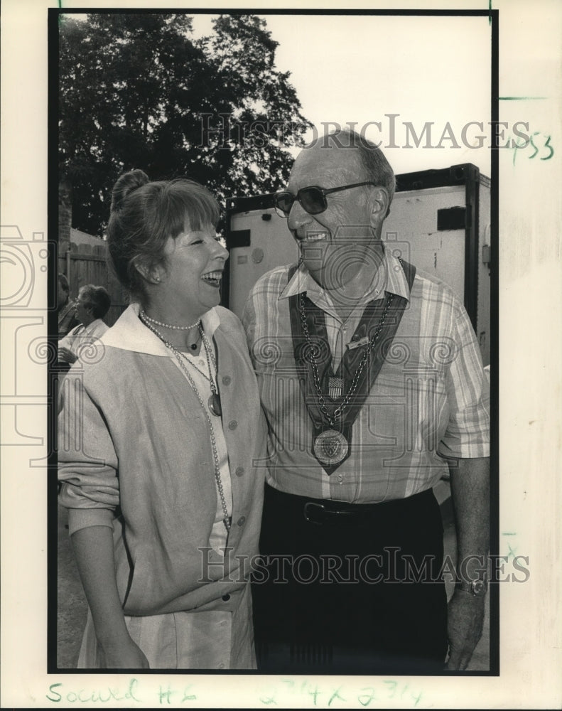 1990 Press Photo Mary Ann Fuselier and Max Zander at Gourmet Society event - Historic Images