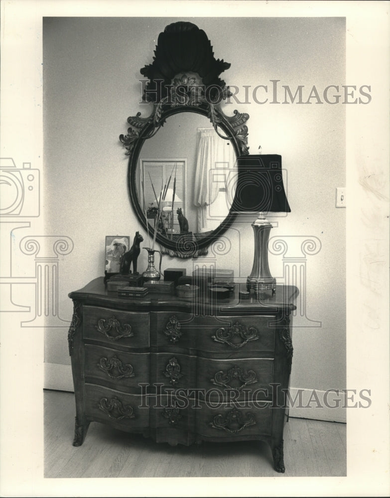 1991 Press Photo An antique armoire with hand carved decorations - Historic Images