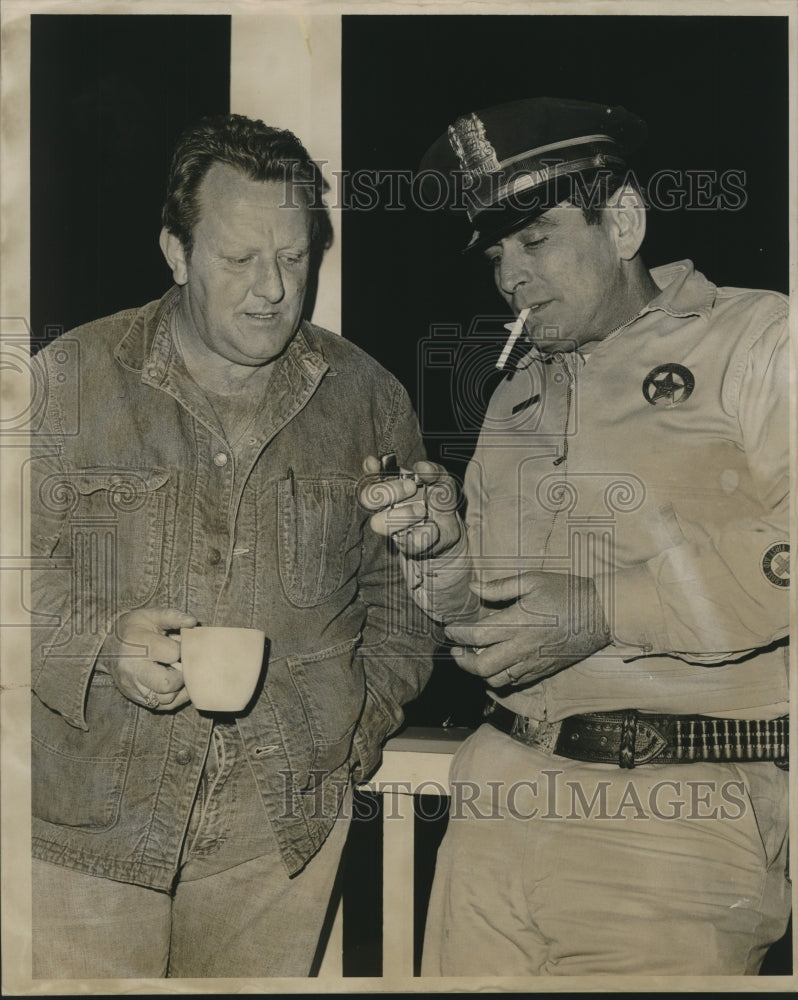 1964 Press Photo Divers &quot;Buck&quot; Frolich and Sgt. Willie Groh chatting - nob14649 - Historic Images