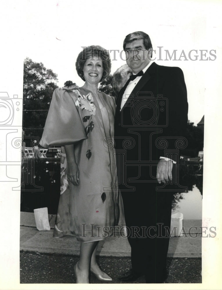 1992 Press Photo Janet &amp; Jimmy Frischhertz at a volunteer benefit - Historic Images