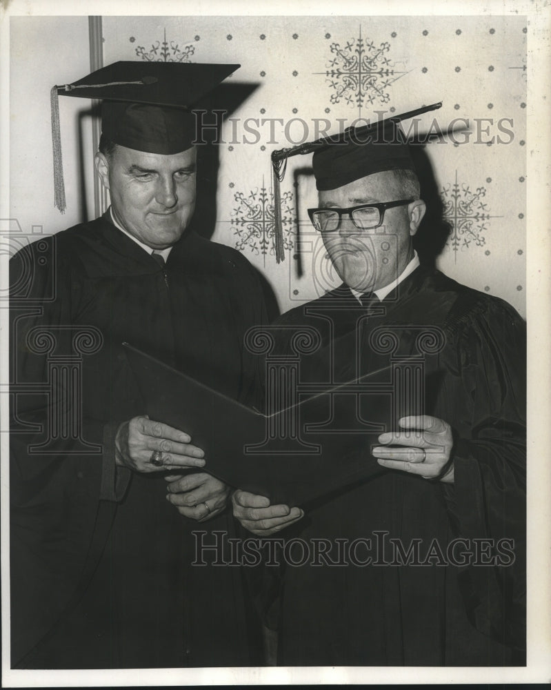 1969 Press Photo Fritz brothers receiving Loyola University J. D. Degrees - Historic Images